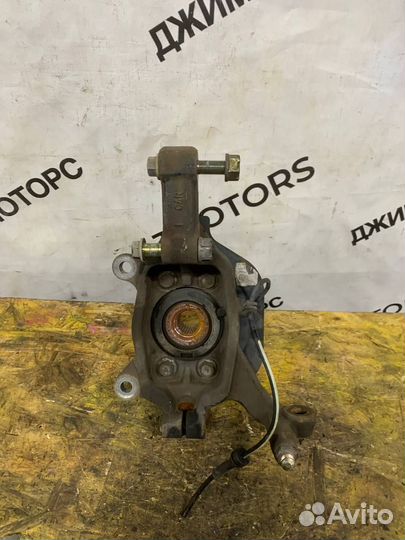 Ступица Кулак поворотный Nissan Teana J31 vq23de