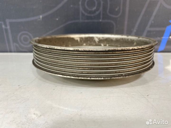 Шкив помпы Audi A6 C6 BDW 2004