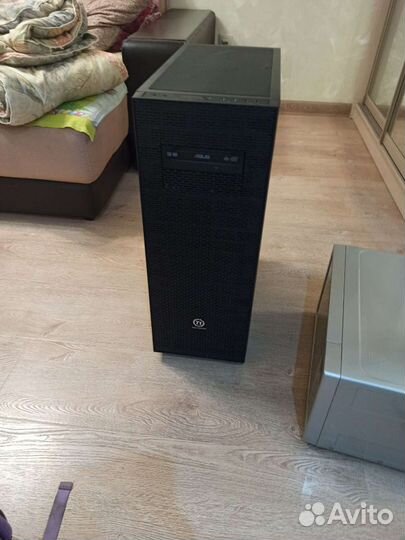 Корпус Thermaltake Core X71 TG big tower