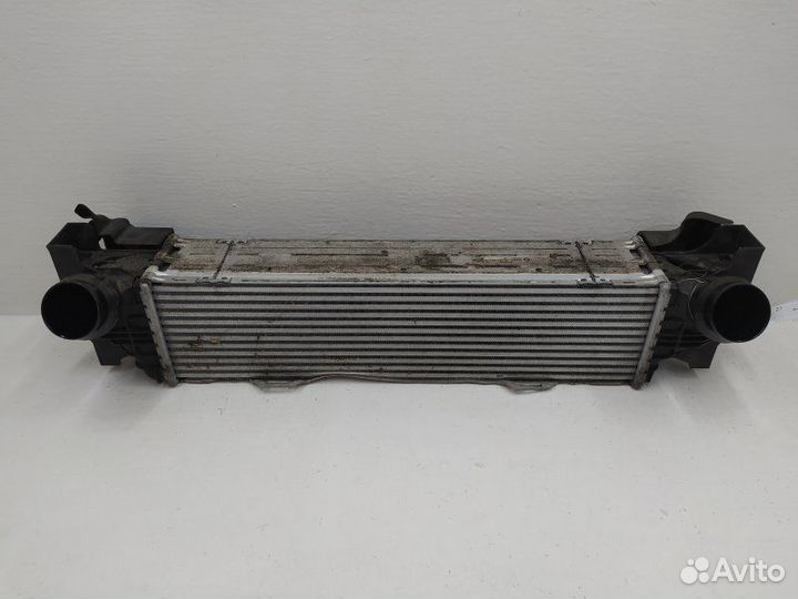 Б/У Б/У Интеркулер mahle Подогнут по низу