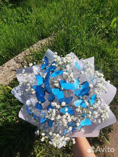 Светящийся букет из бабочек