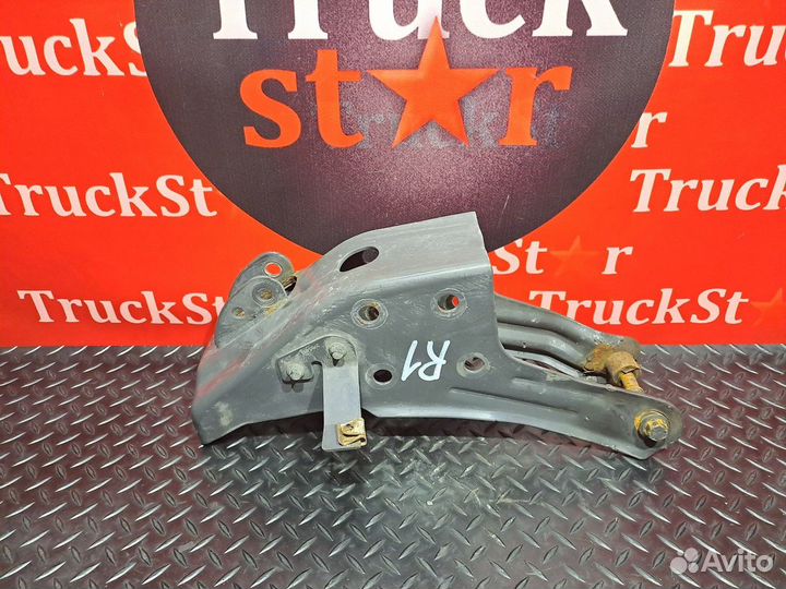 Кронштейн замка кабины правый Renault T, Volvo FM