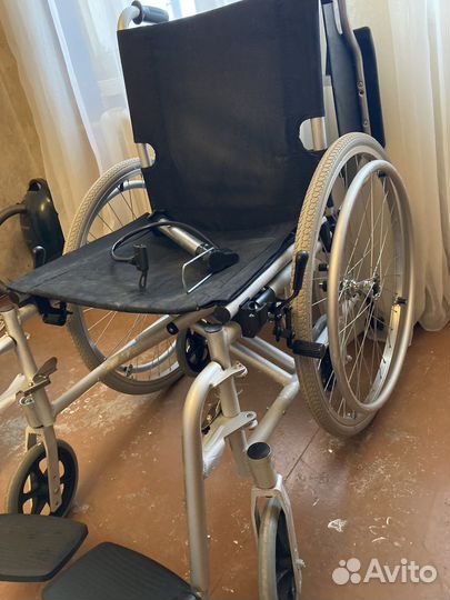 Коляска инвалидная