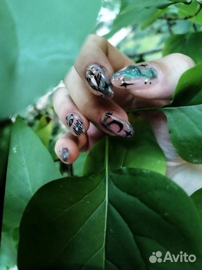 Маникюр и педикюр