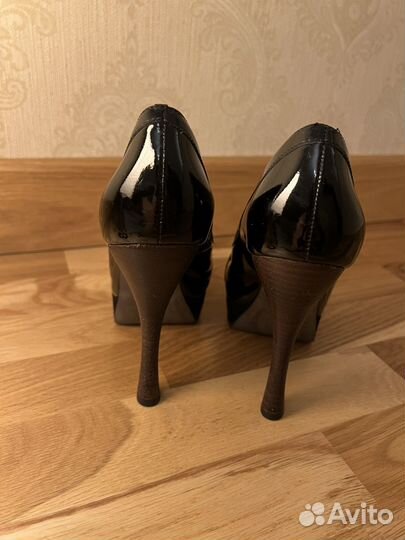 Туфли женские 39 размер Carvela