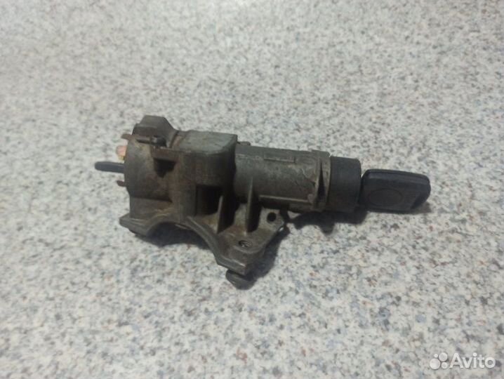 Замок зажигания Skoda Octavia A4