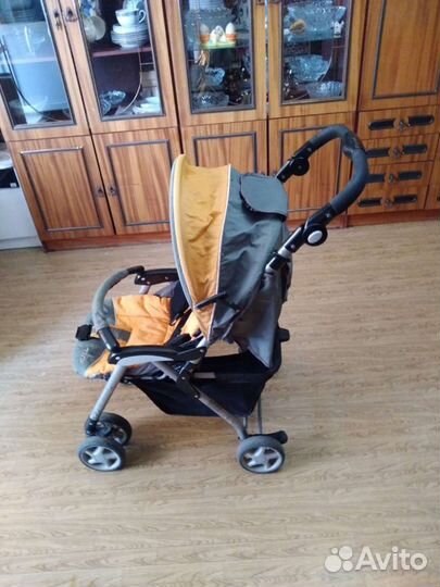 Прогулочная коляска