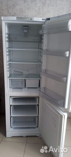 Холодильник indesit