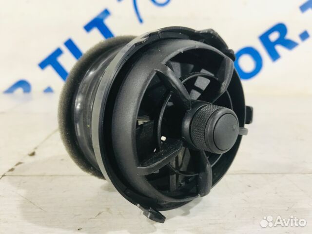 Дефлектор левый toyota corolla E180 1.6 MT седан