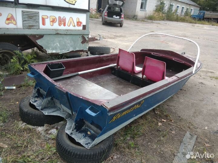 Продаю лодку Янтарь
