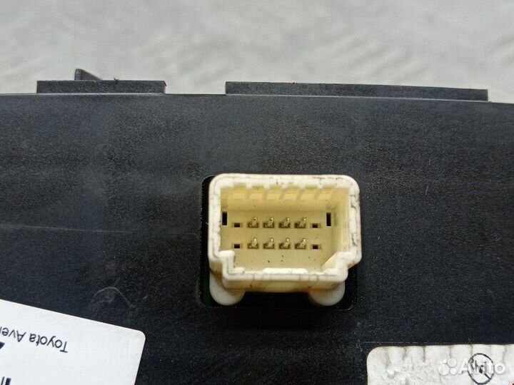 Блок управления климатической установкой Toyota Avensis