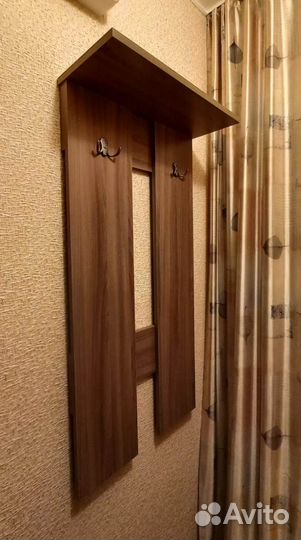 Вешалка настенная в прихожую