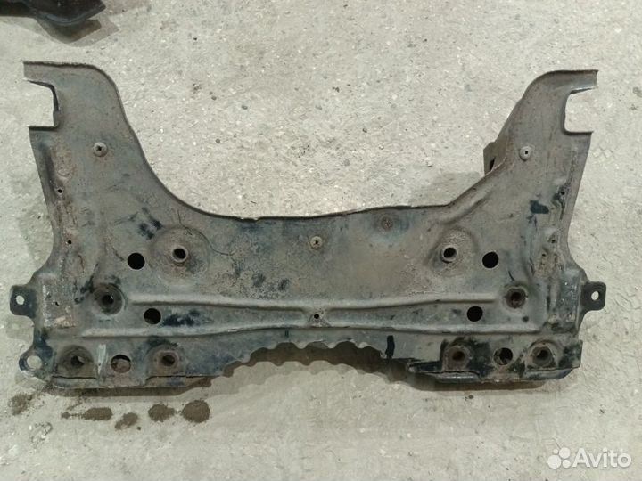 Подрамник передний Ford Focus
