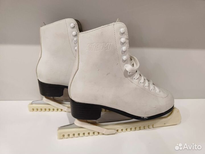 Коньки женские фигурные