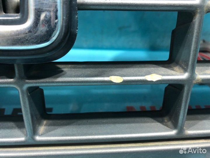 Решетка Isuzu Bighorn UBS25DW 6VD1 №230 1995