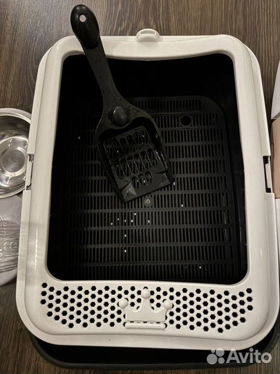 Кошачьи лотки, миска и электрическая поилка