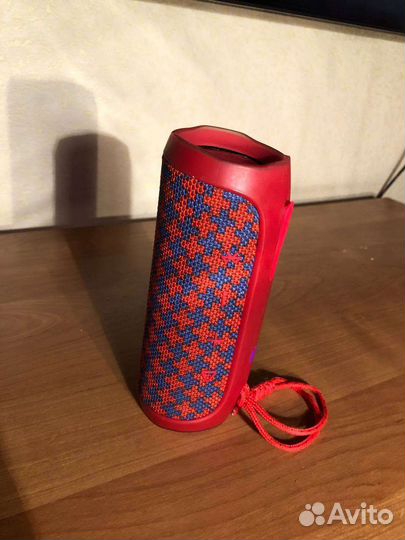 Портативная колонка jbl