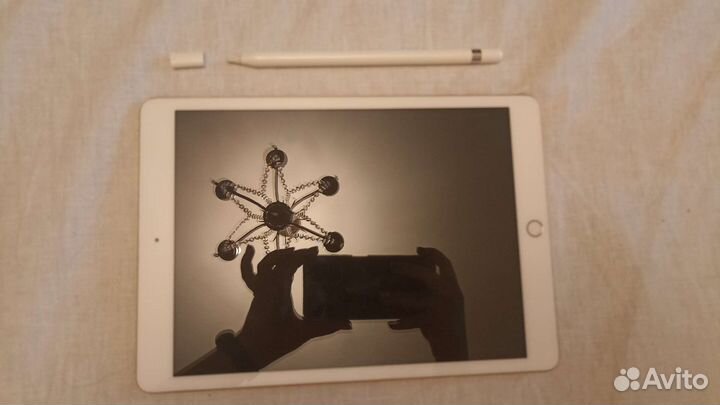 iPad 7-го поколения 32Гб с оригинальным стилусом