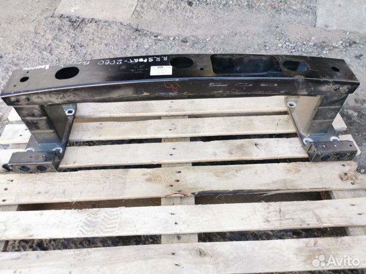 Усилитель переднего бампера Land Rover 2 рест