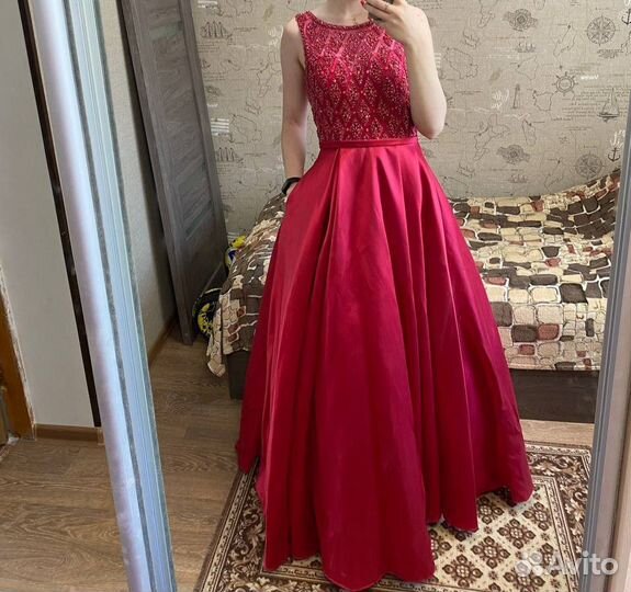 Вечернее платье