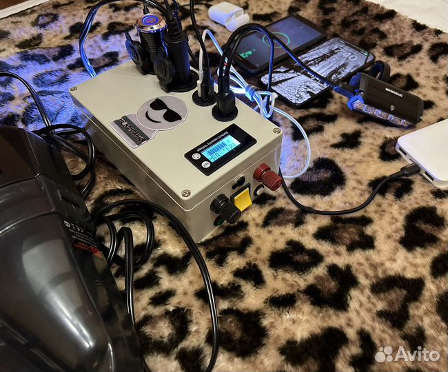 Мини зарядная станция на 12v и 5v, 40 Ah/200 Wh