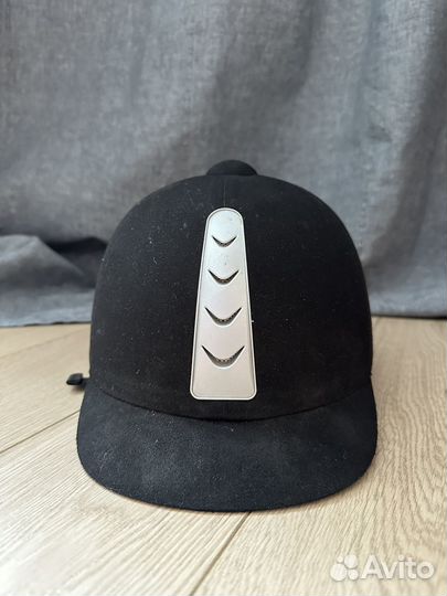 Шлем для конного спорта