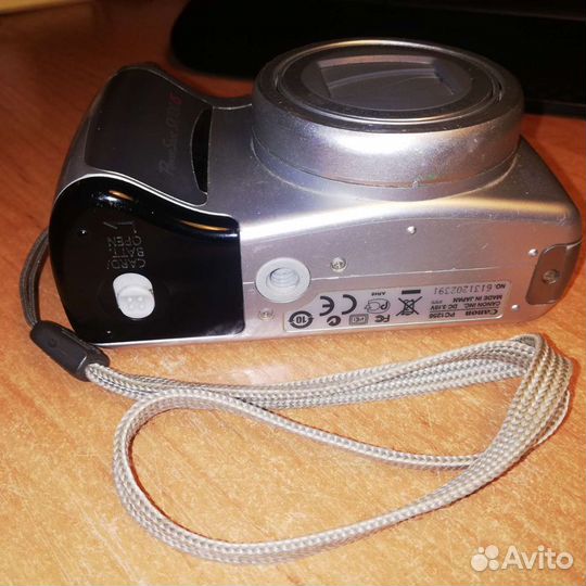 Компактный фотоаппарат Canon PowerShot SX100 IS