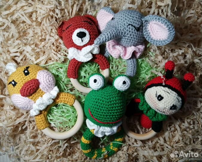 Погремушка грызунок вязанный