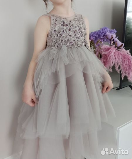 Платье праздничное