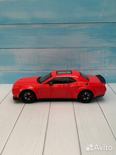 Модель авто Dodge Challenger SRT 1:24 металл