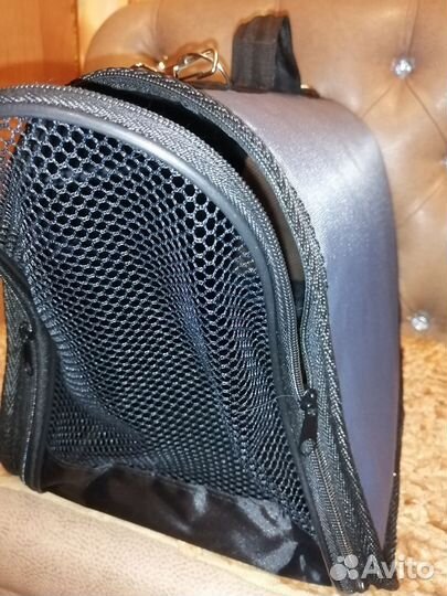 Переноска для кошек и маленьких собак