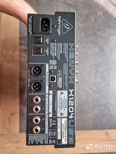 Микшерный пульт Behringer Xenyx X1204USB