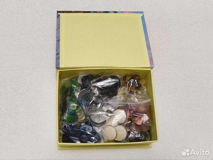 Пуговицы 276 шт. в коробочке