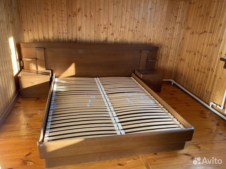 Кровать из массива 160х200 с тумбочками