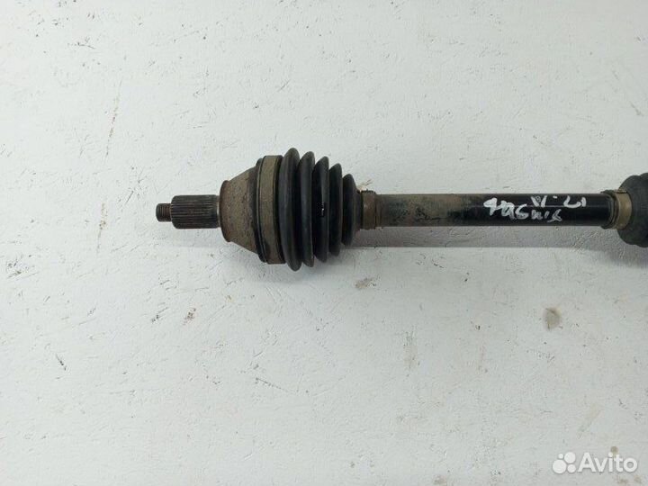 Привод левый Skoda Fabia 1.2 cgpa 2010