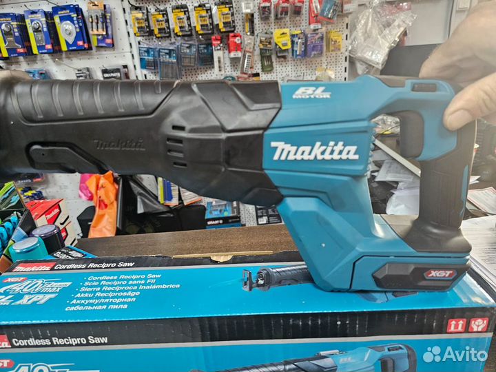 Сабельная пила Makita XGT JR001GZ