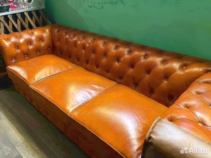 Диван кожаный честер
