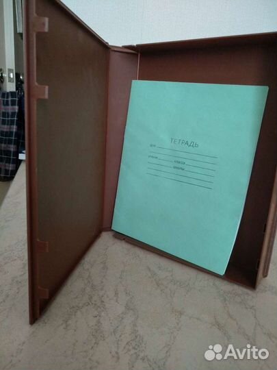 Пластиковая коробка