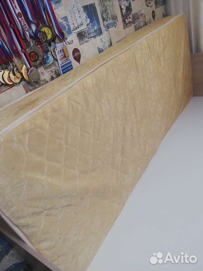 Детская кровать с матрасом