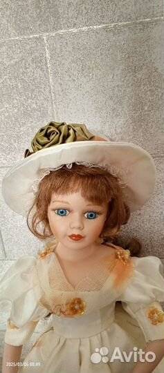Кукла фарфоровая коллекционная