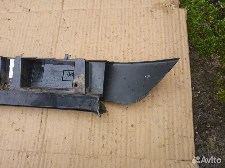 Расширитель переднего правого крыла Mercedes W463