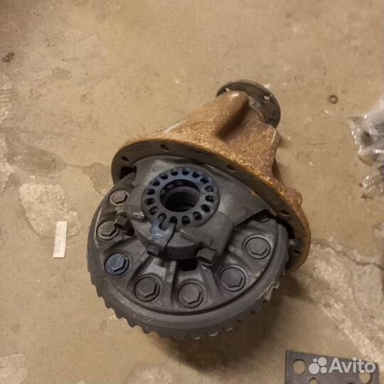 Редуктор заднего моста задний Toyota Land Cruiser