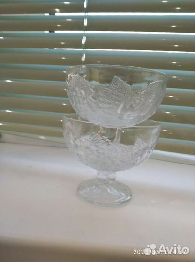 Ваза для фруктов на ножке стекло