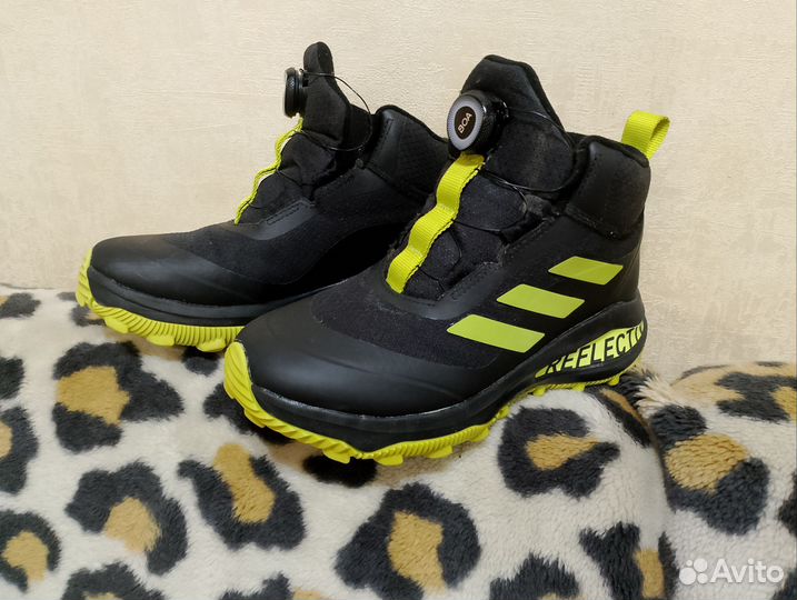 Кроссовки adidas
