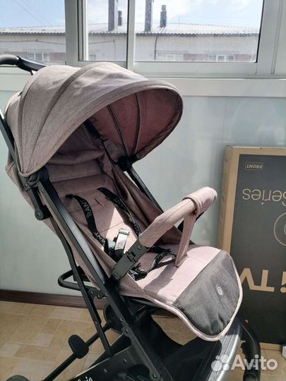 Коляска прогулочная летняя бу