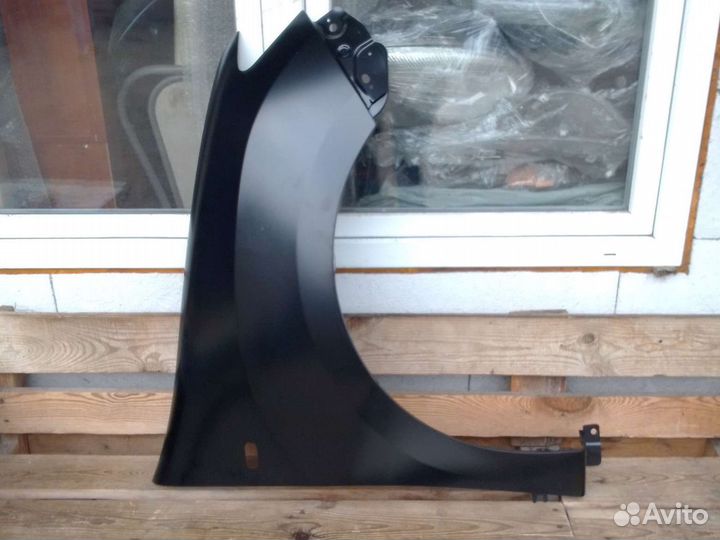 Рено Логан 2, Сандеро 2 Крыло переднее 631012081R