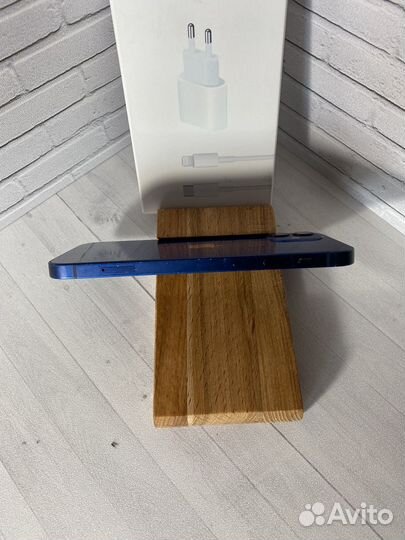 iPhone 12, 64 ГБ