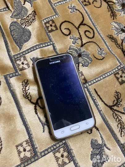 Телефон Samsung j1