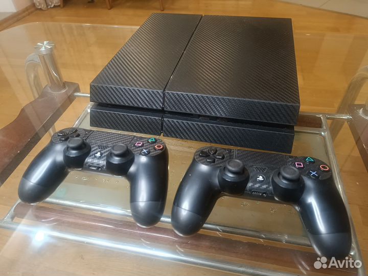 Sony playstation 4 1TB + 2 джоя+ Игры