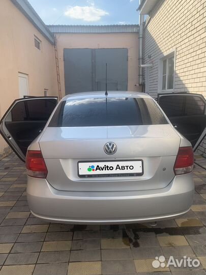 Volkswagen Polo 1.6 AT, 2012, 215 236 км